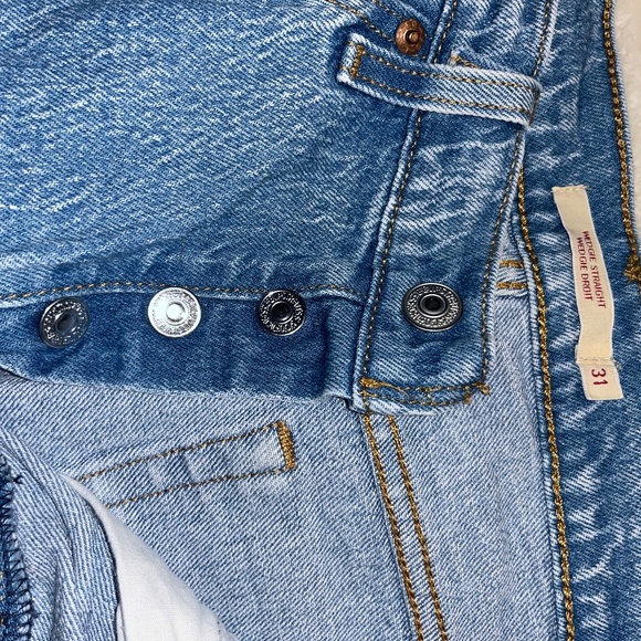 Levis - Wedgie Straight Jean - Picture 2 of 4